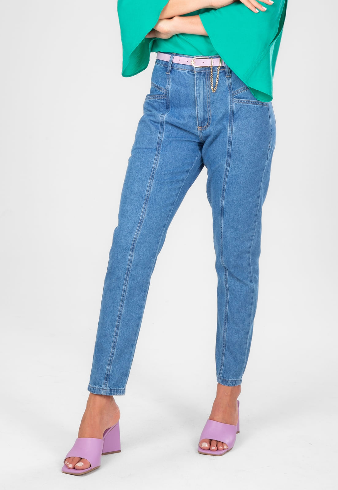 CALÇA JEANS TRAYMON MOM COM RECORTES
