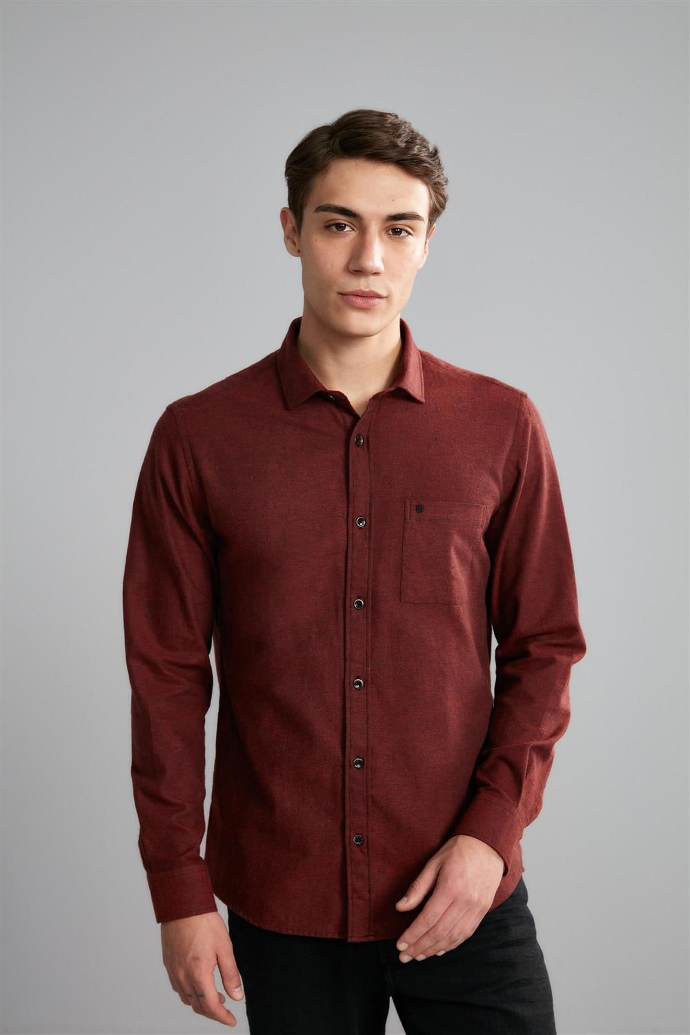 Camisa Manga Longa com Bolso Comfort Fio Tinto - Vermelho Bordo