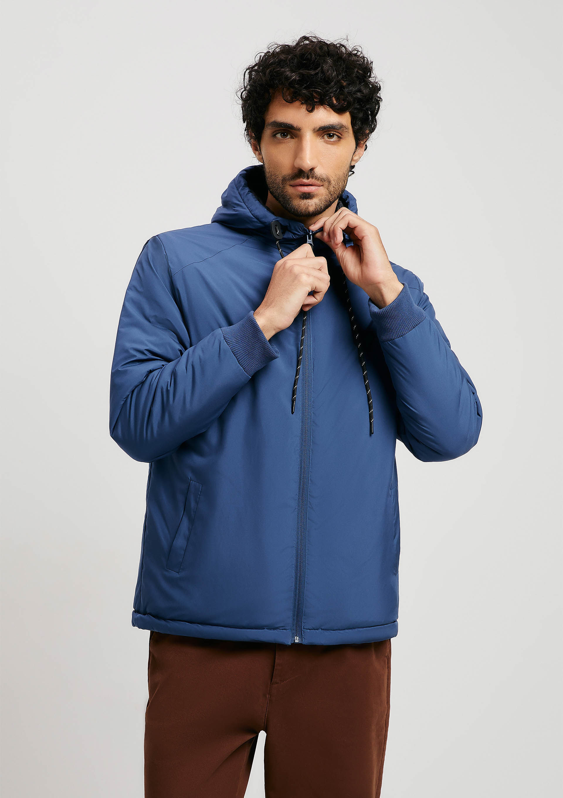 Jaqueta Masculina Corta Vento Com Capuz E Bolso