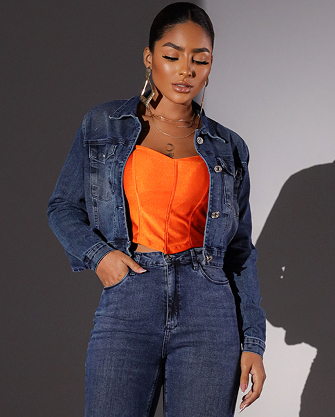 JAQUETA JEANS CROPPED FEMININA COM ELASTANO 23901