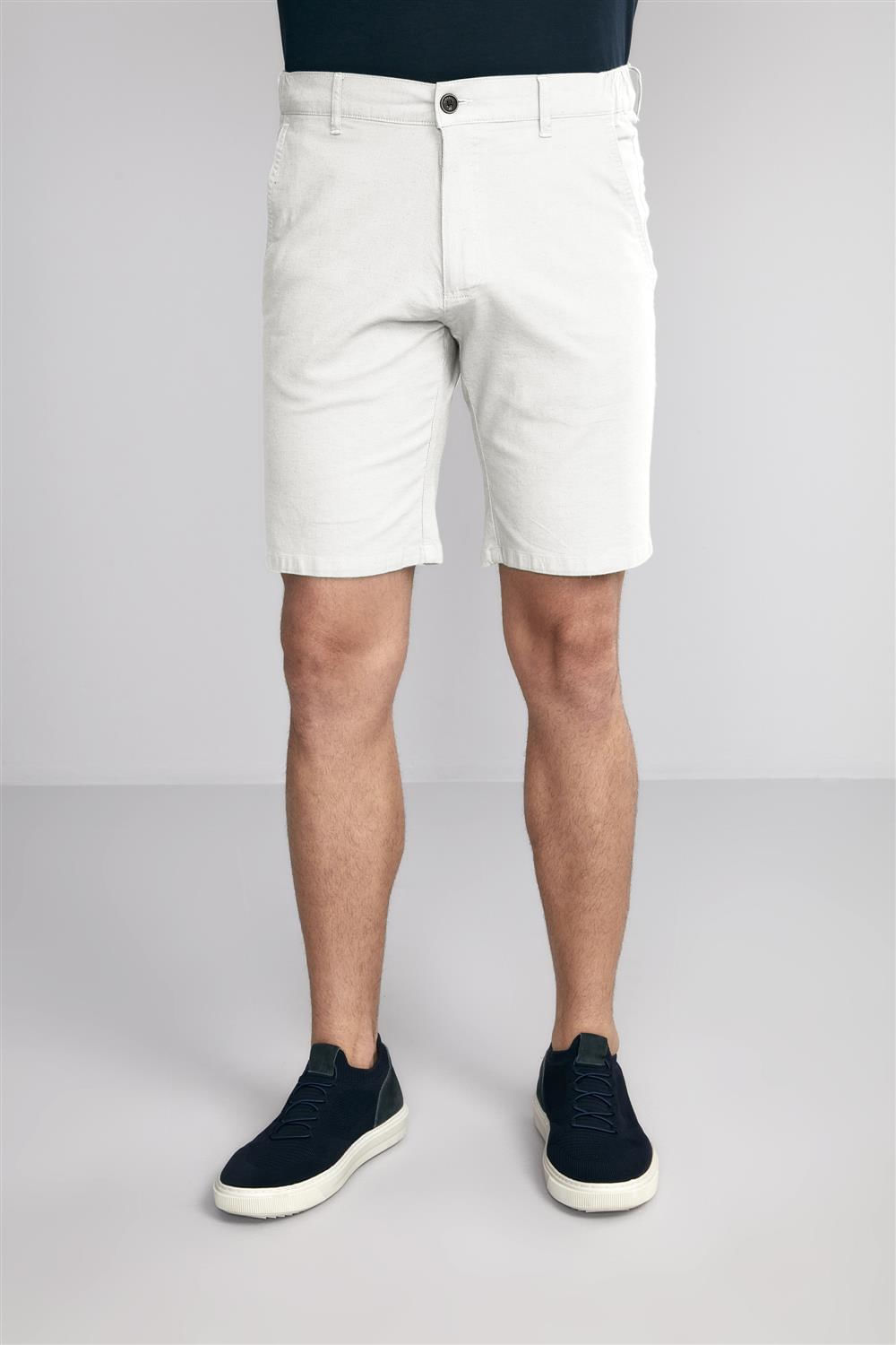 Bermuda de Linho Classic Fit - Bege Areia