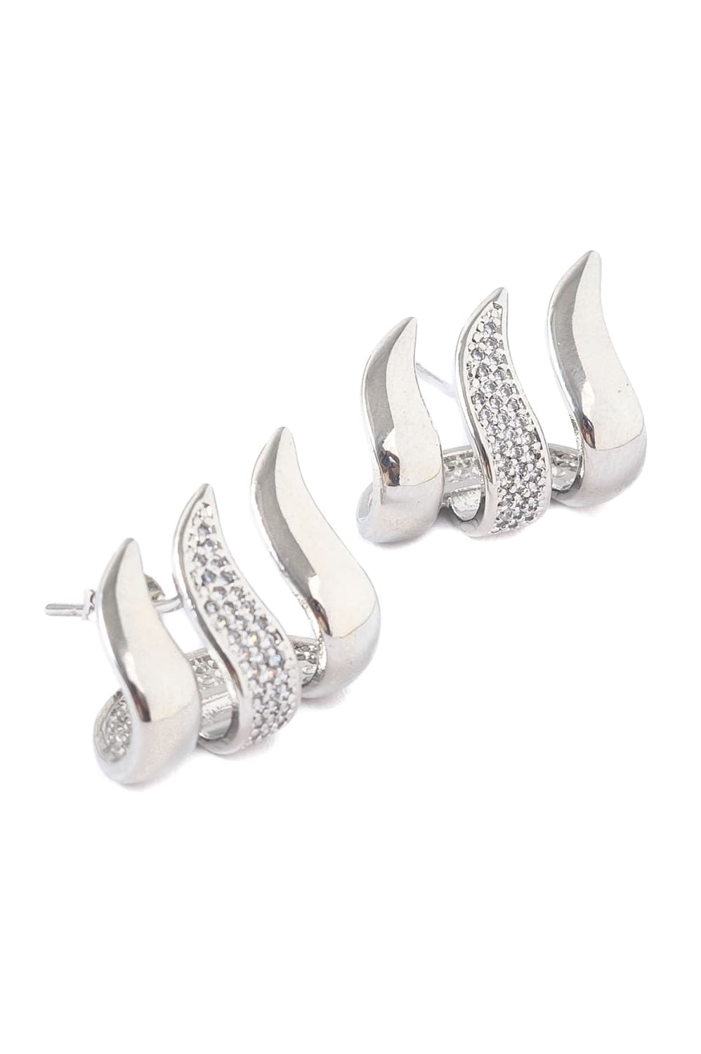Brinco Ear Cuff Fluir com Banho em Ródio Branco