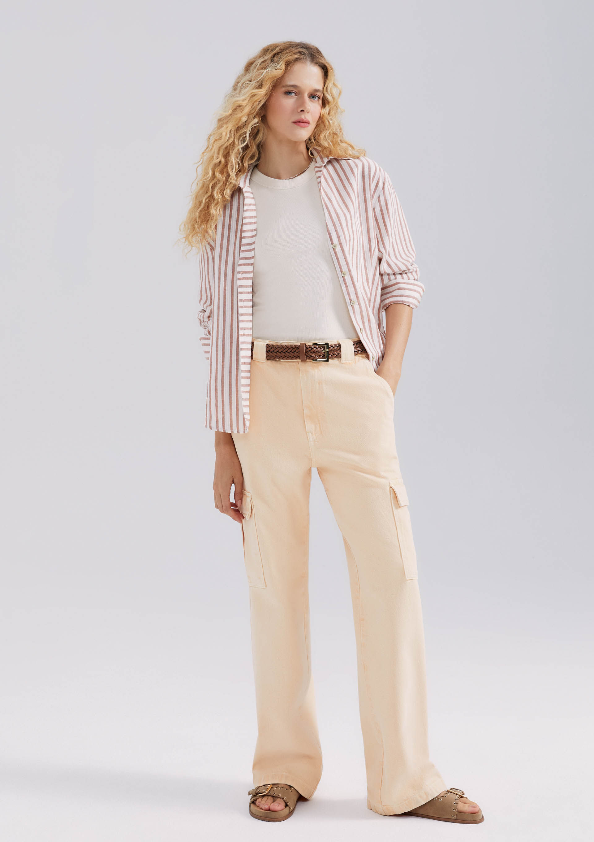Calça De Sarja Feminina Wide Leg Cargo Estonada
