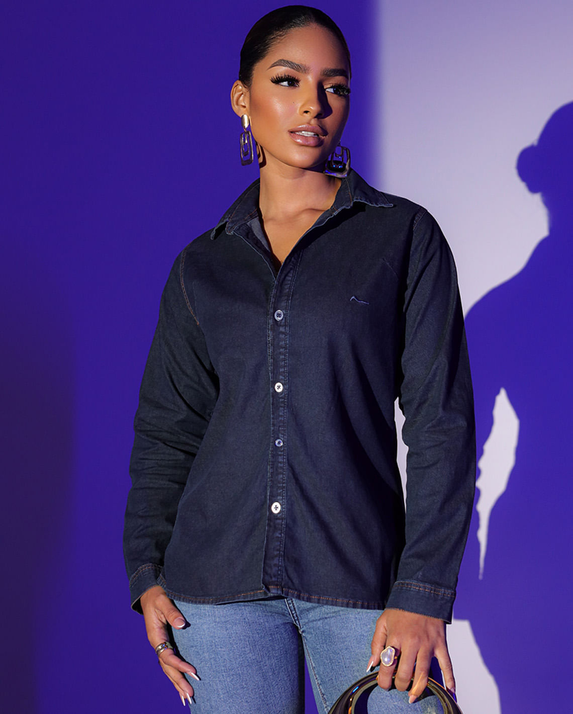 CAMISA JEANS FEMININA COM BORDADO E PENCE 24229