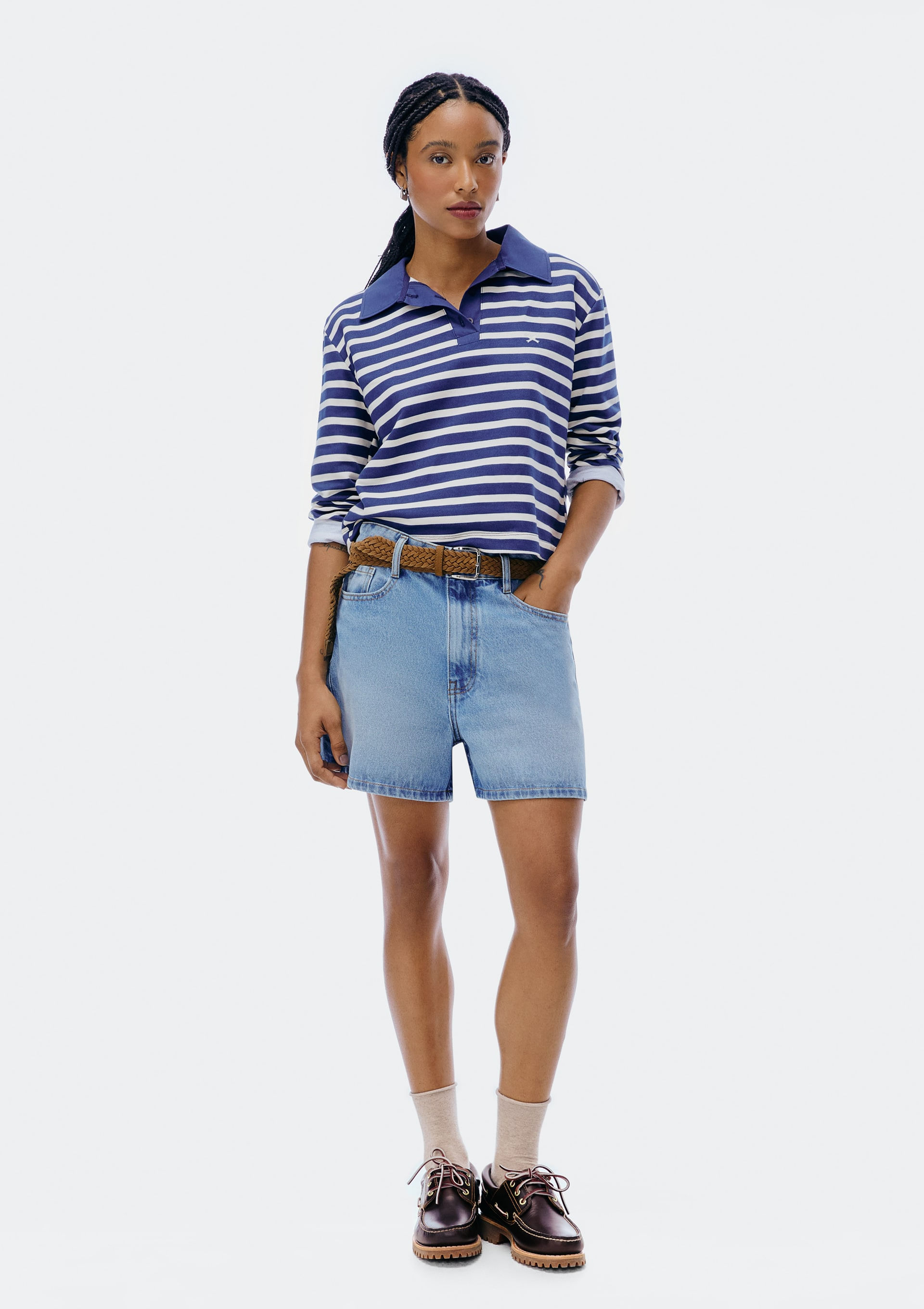 Shorts Jeans Feminino Reto Cintura Média
