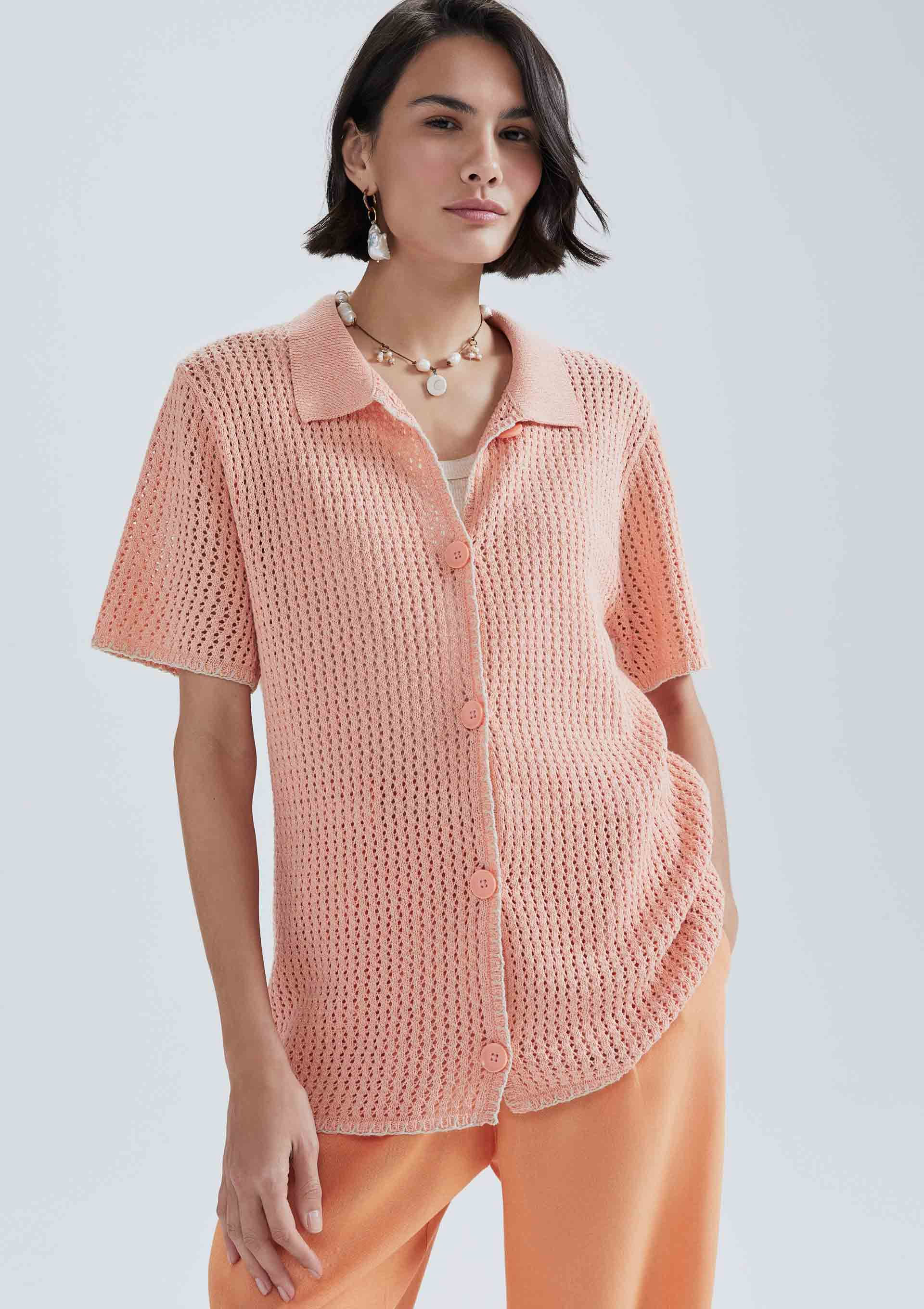 Camisa Feminina Manga Curta Em Tricô