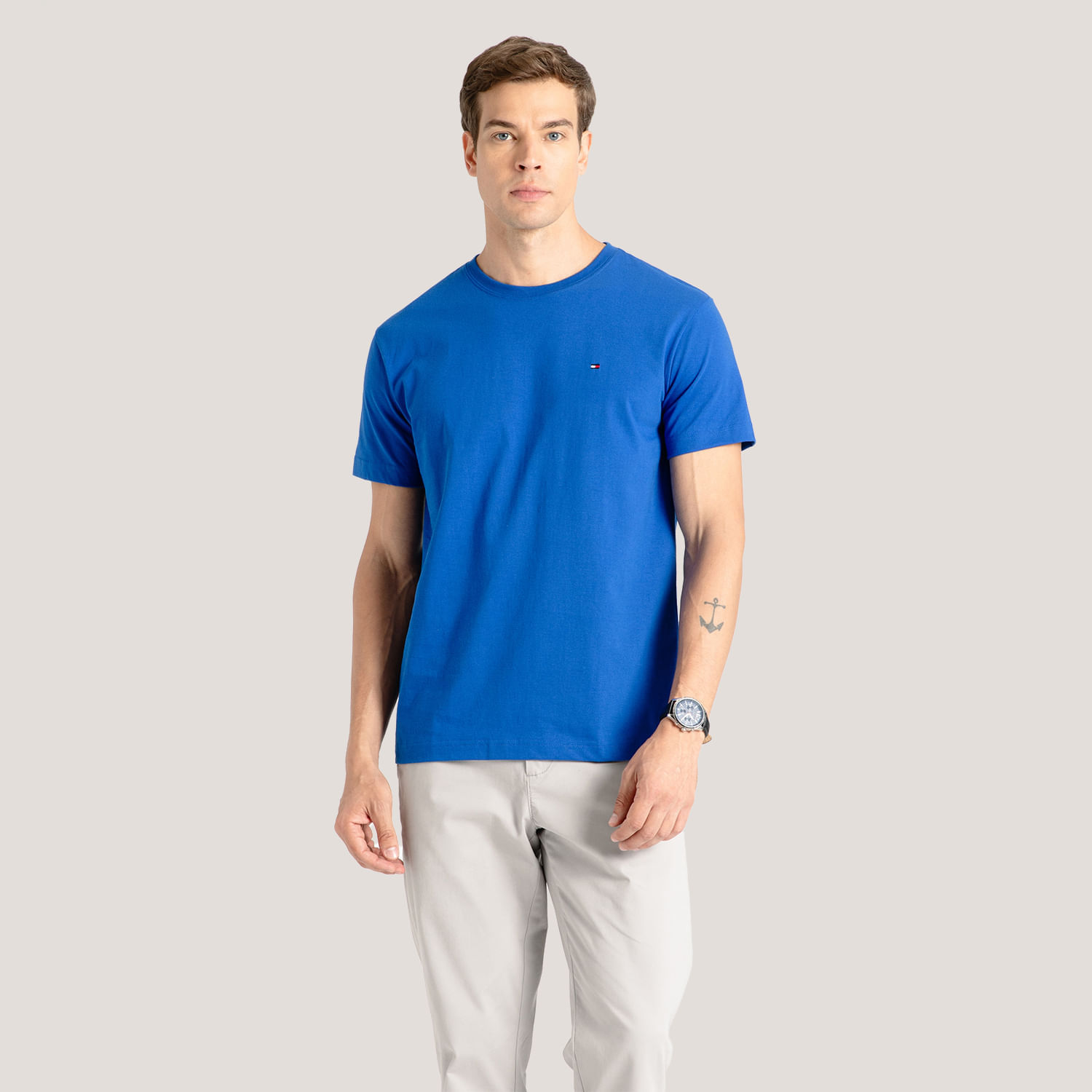 Camiseta Clássica Gola C