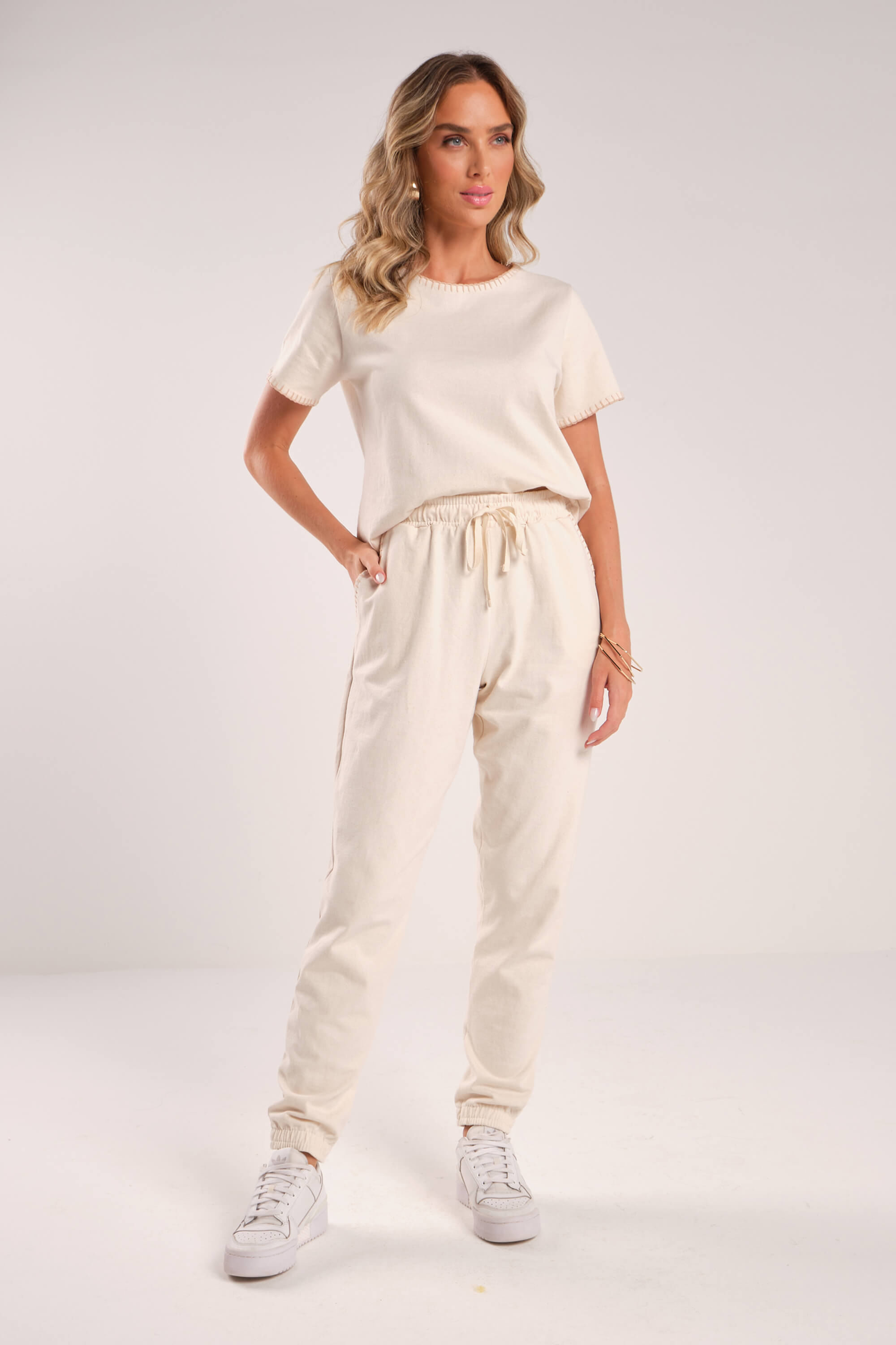 Conjunto Feminino Casual Com Detalhes Marialícia