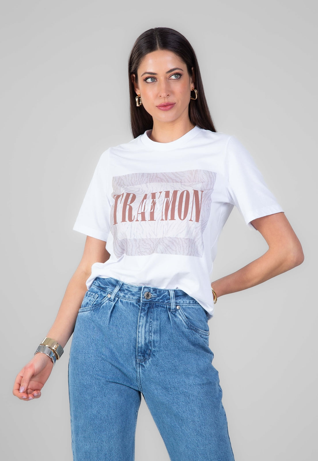 T-SHIRT TRAYMON COM ESTAMPA