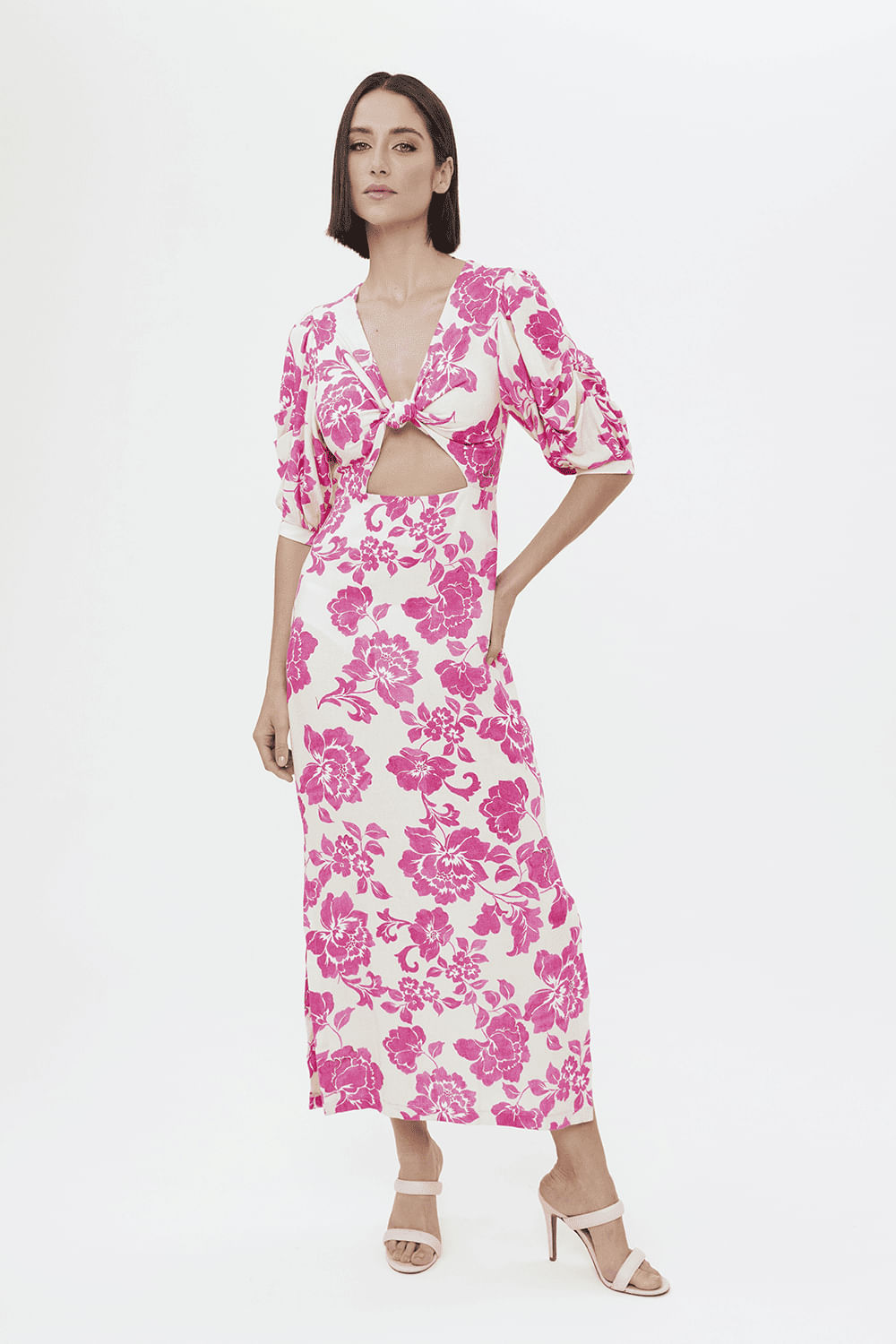 VESTIDO COM NÓ FRONTAL