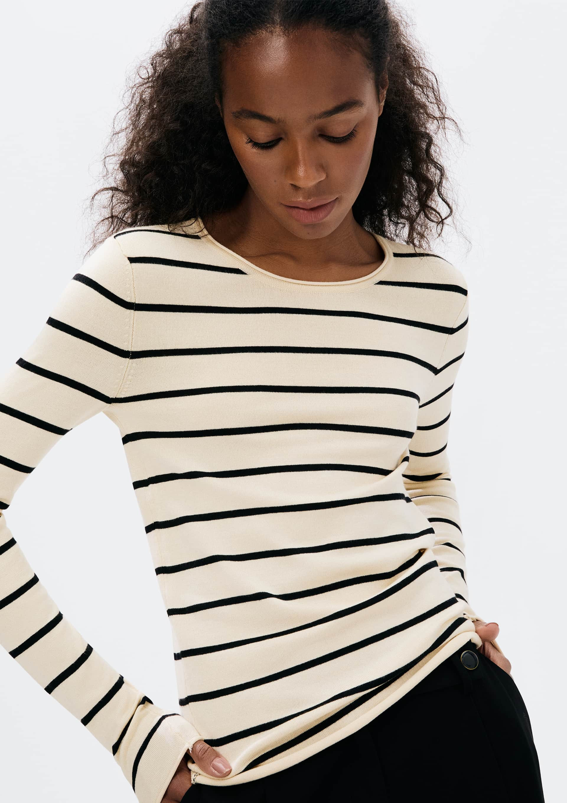 Blusa Feminina Manga Longa Slim Listrada Em Tricô