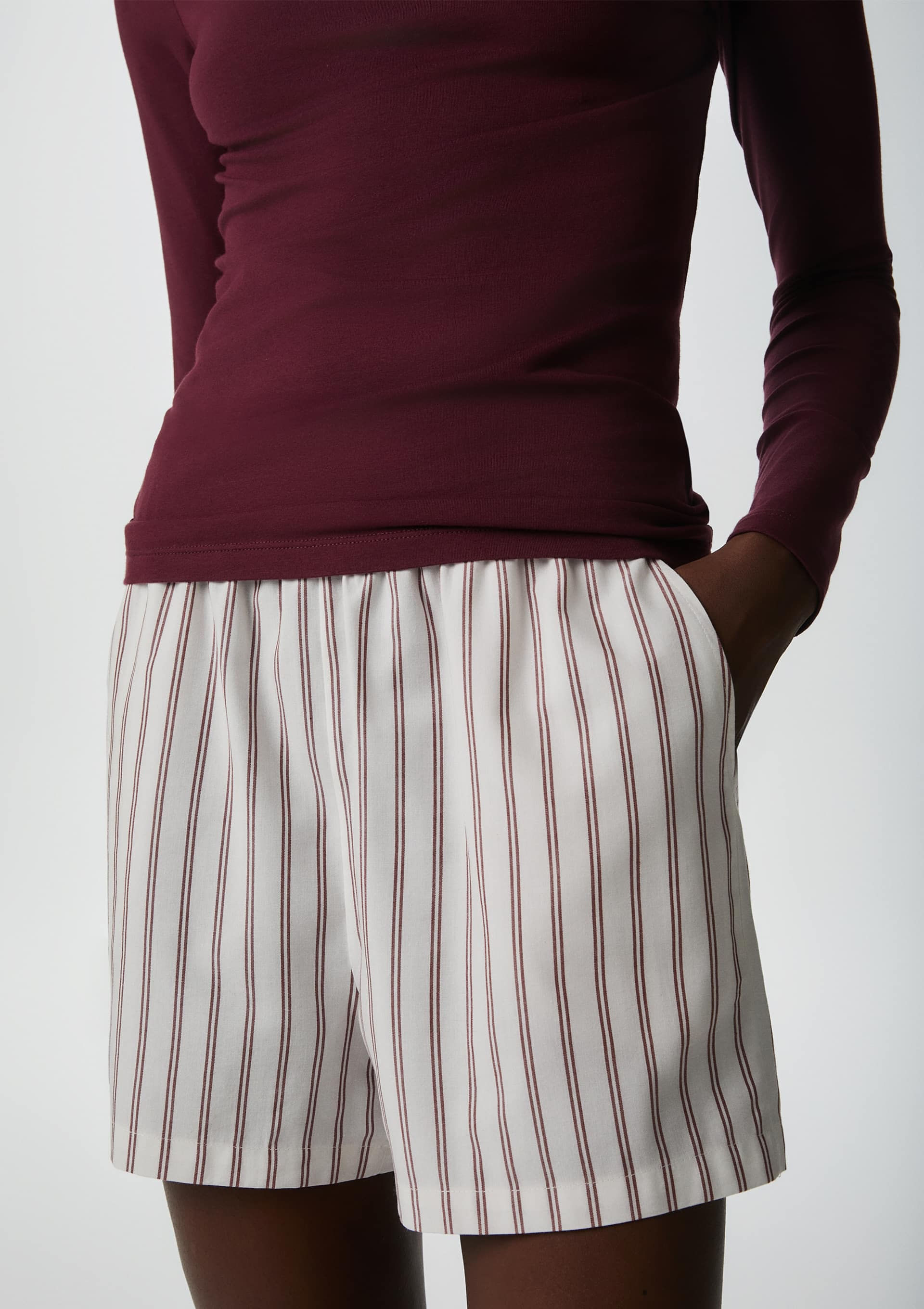 Shorts Feminino Listrado Cintura Alta