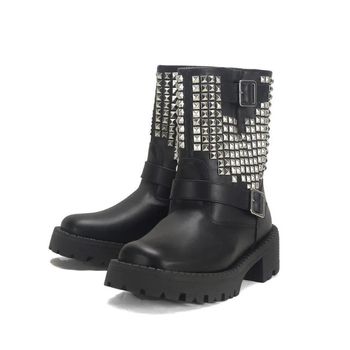 Bota Feminina Pirâmides e Fivelas Ana Mello 38