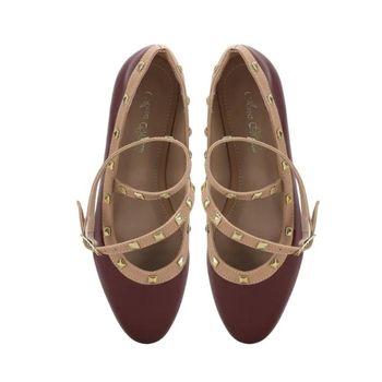 Sapatilha Verniz Vinho com Pirâmides Detalhe Ana Mello 35