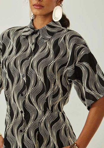 Camisa Maria.Valentina Ajustada Gola Clássica Manga Curta Padrão Preto PP / Preto