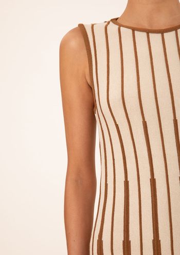 Vestido Maria.Valentina Ajustado Decote Careca Sem Manga Longo Marrom PP / Marrom