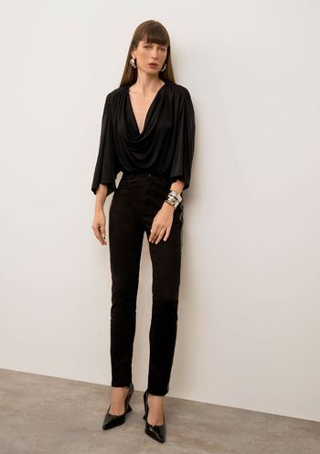 Blusa Iódice Solta Decote V Manga Curta Cropped Preto P / preto