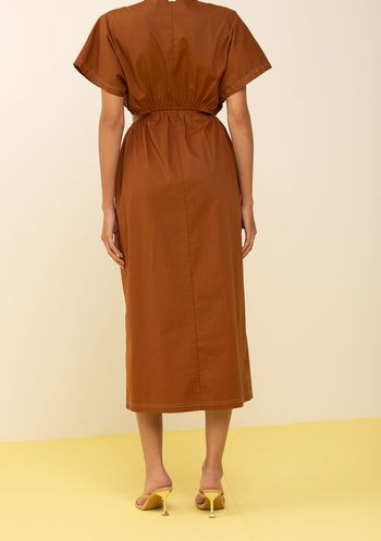 Vestido Zinco Solto Decote Canoa Manga 3 Quartos Midi Marrom P / Marrom