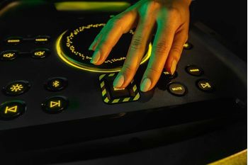 Caixa de Som Bluetooth Infinite 700