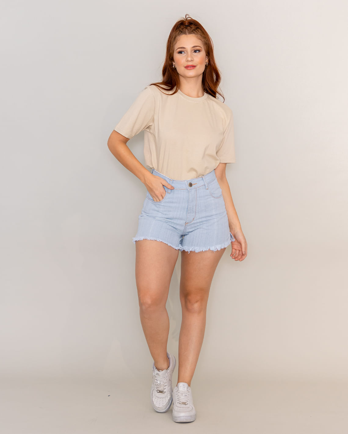 SHORTS FEMININO BOYFRIEND COM ABERTURA LATERAL E BARRA DESFIADA - LINHA ...