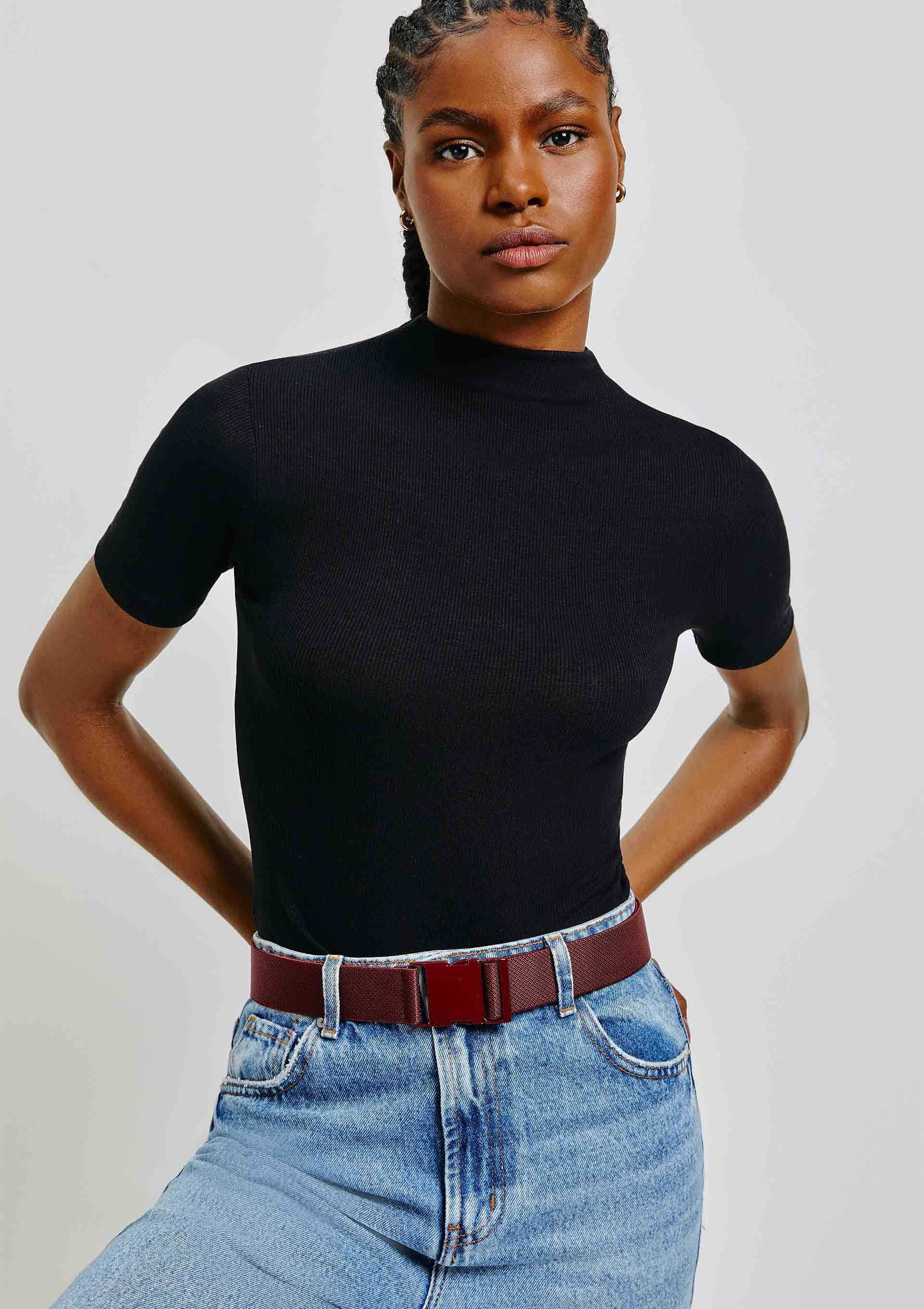 Blusa Básica Feminina Gola Alta Em Ribana Canelada